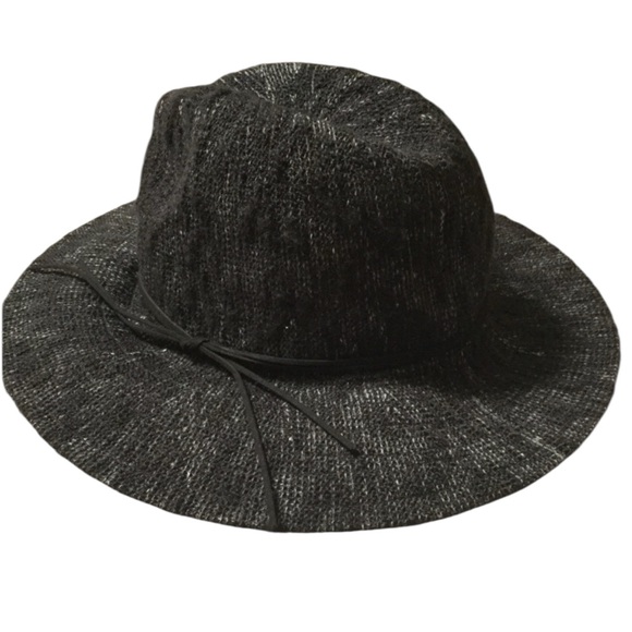 COLLECTION 18 OS Packable Hat Black White NWT - Picture 1 of 3